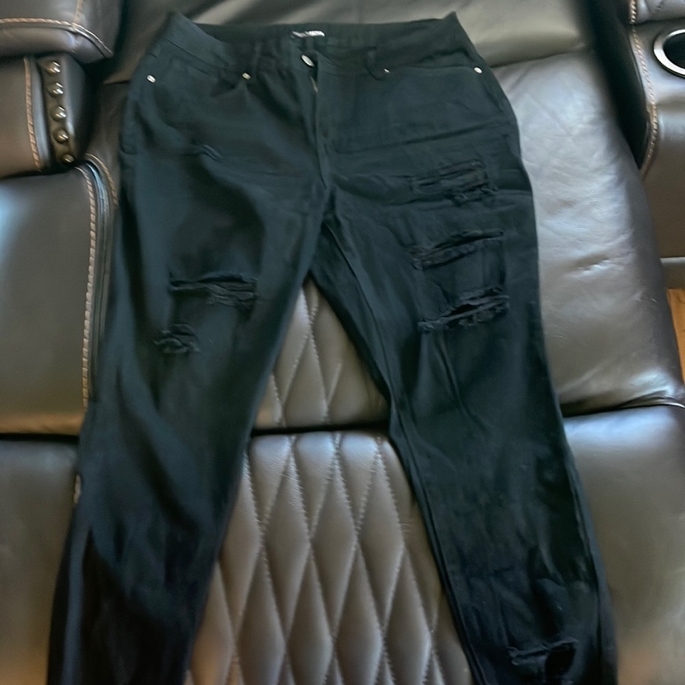 Black distressed jeans